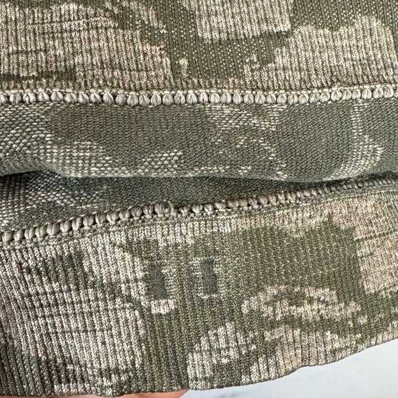 Gymshark Adapt Camo Seamless Tank - Picture 13 of 14